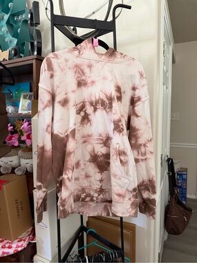 Tie-Dye Pullover Hoodie in Mauve and Brown